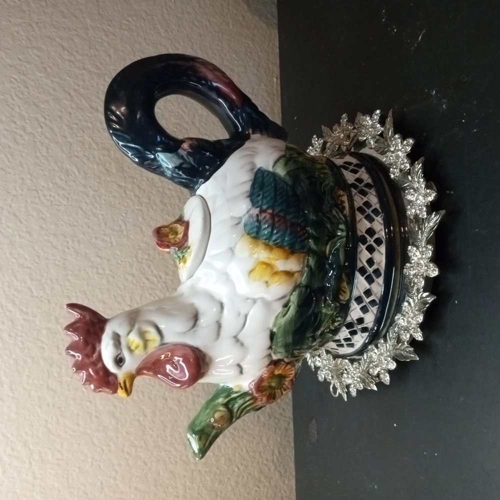 EXQUISITE VTG CBK 1998 Porcelain Rooster Teapot
